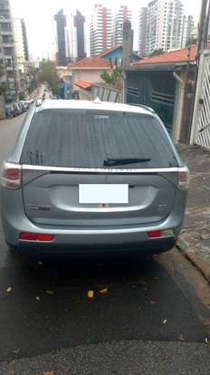MITSUBISHI-OUTLANDER-2013