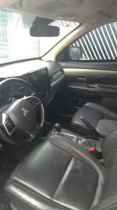 MITSUBISHI-OUTLANDER-2013