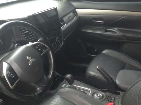 MITSUBISHI-OUTLANDER-3.0 GT 4X4 V6 24V GASOLINA 4P AUTOMÁTICO MITSUBISHI-OUTLANDER-2013