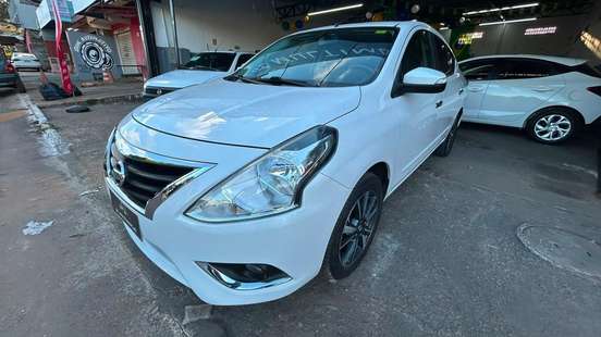 NISSAN-VERSA-2019