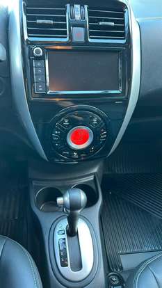 NISSAN-VERSA-2019