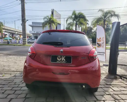 PEUGEOT-208-2015