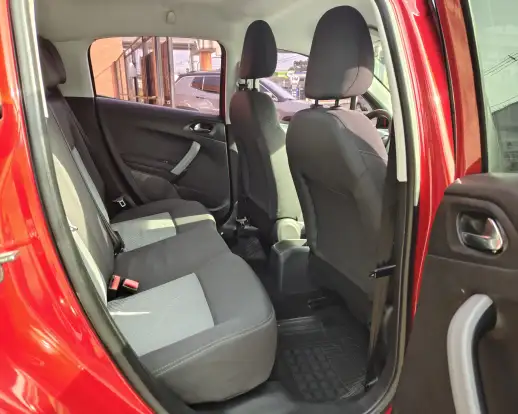 PEUGEOT-208-2015