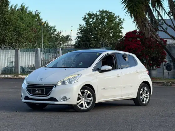 PEUGEOT 208 1.6 GRIFFE 16V FLEX 4P AUTOMÁTICO