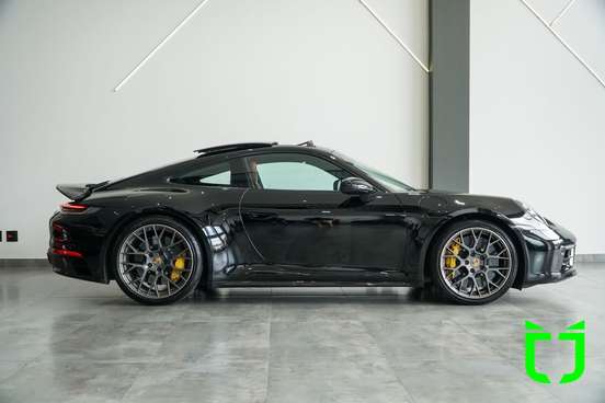 PORSCHE-911-2021
