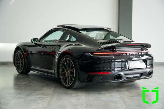 PORSCHE-911-2021