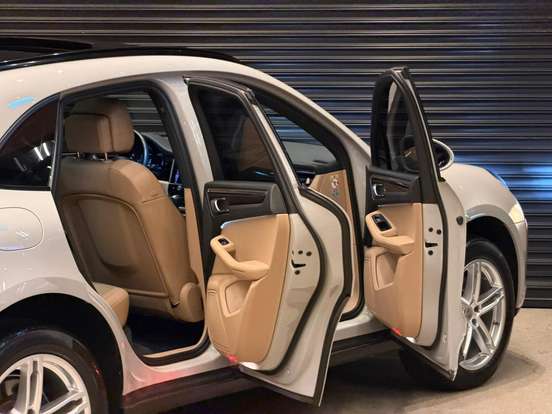 PORSCHE-MACAN-2024
