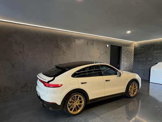 PORSCHE-CAYENNE-2022
