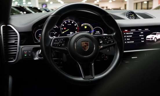 PORSCHE-CAYENNE-2022
