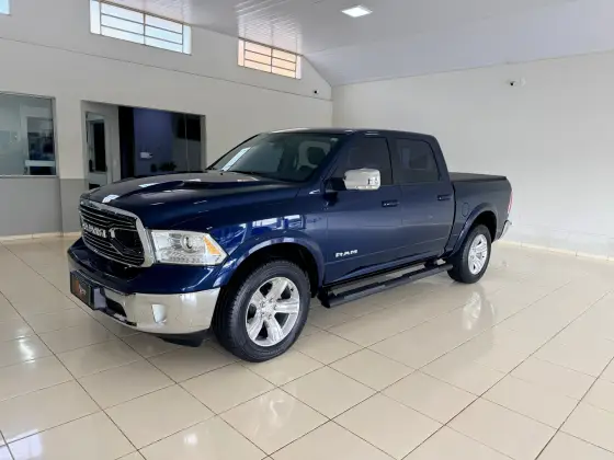 RAM CLASSIC 5.7 V8 GASOLINA LARAMIE CD 4X4 AUTOMÁTICO