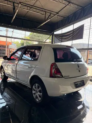 RENAULT-CLIO-2015
