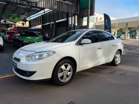 RENAULT FLUENCE 2.0 DYNAMIQUE 16V FLEX 4P AUTOMÁTICO
