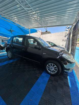 RENAULT-SANDERO-2008