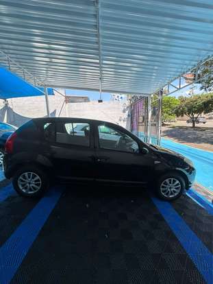 RENAULT-SANDERO-2008