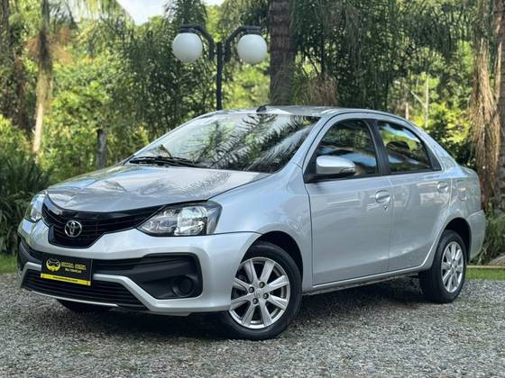 TOYOTA ETIOS 1.5 X PLUS SEDAN 16V FLEX 4P AUTOMÁTICO