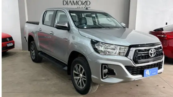 TOYOTA HILUX 2.7 SRV 4X4 CD 16V FLEX 4P AUTOMÁTICO TOYOTA HILUX 2.7 SRV 4X4 CD 16V FLEX 4P AUTOMÁTICO