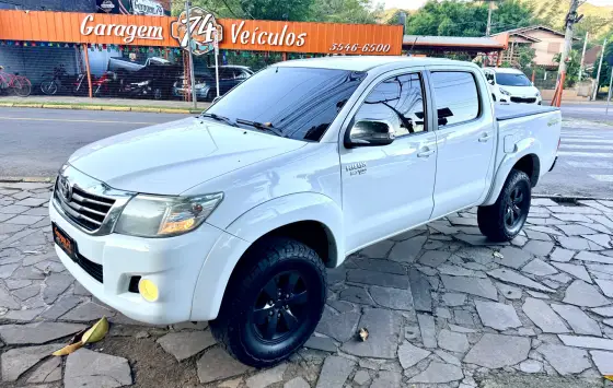 TOYOTA HILUX 2.7 SRV 4X4 CD 16V FLEX 4P AUTOMÁTICO TOYOTA HILUX 2.7 SRV 4X4 CD 16V FLEX 4P AUTOMÁTICO