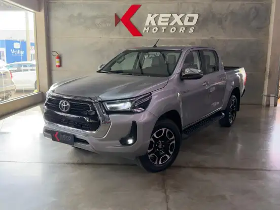 TOYOTA-HILUX-2.8 D-4D TURBO DIESEL CD SRV 4X4 AUTOMÁTICO TOYOTA-HILUX-2024