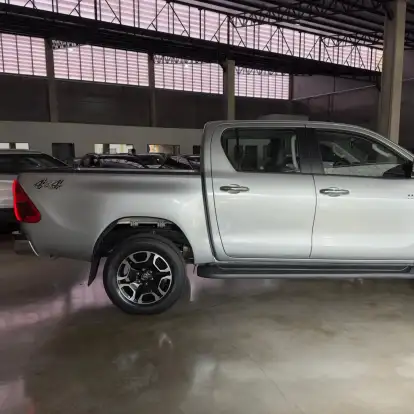 TOYOTA-HILUX-2024