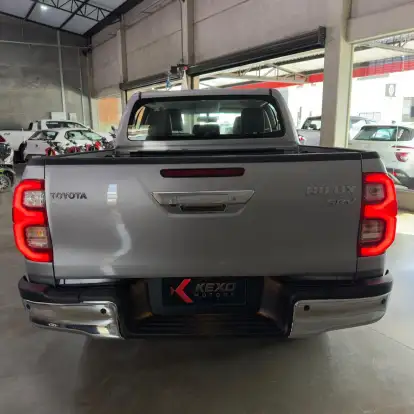 TOYOTA-HILUX-2024