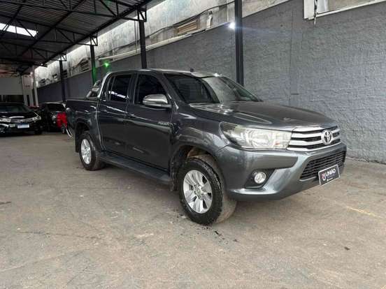 TOYOTA-HILUX-2018