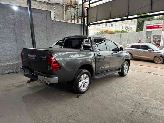 TOYOTA-HILUX-2018