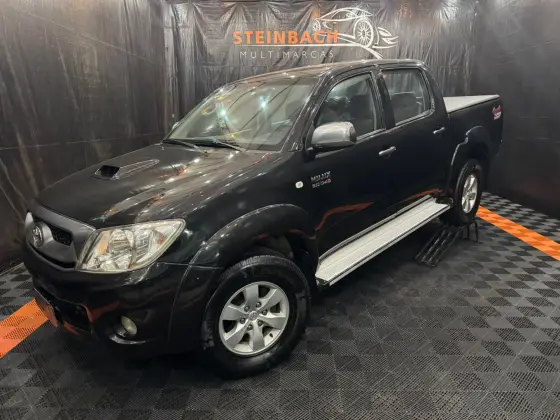 TOYOTA HILUX 3.0 SRV 4X4 CD 16V TURBO INTERCOOLER DIESEL 4P AUTOMÁTICO TOYOTA HILUX 3.0 SRV 4X4 CD 16V TURBO INTERCOOLER DIESEL 4P AUTOMÁTICO