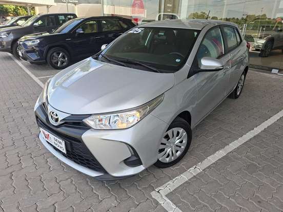 TOYOTA-YARIS-2024