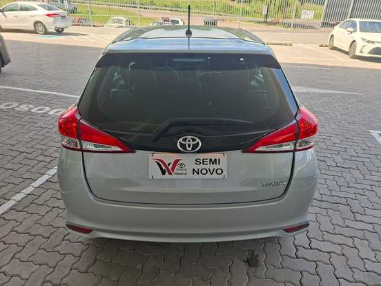 TOYOTA-YARIS-2024