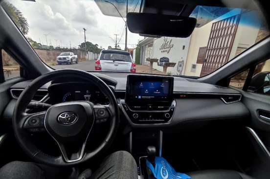 TOYOTA-COROLLA CROSS-2024