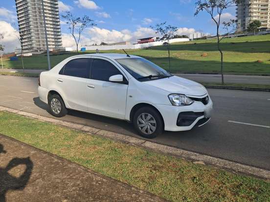 TOYOTA-ETIOS-2017