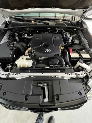 TOYOTA-HILUX-2024