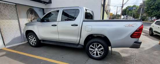 TOYOTA-HILUX-2017