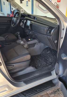 TOYOTA-HILUX-2017