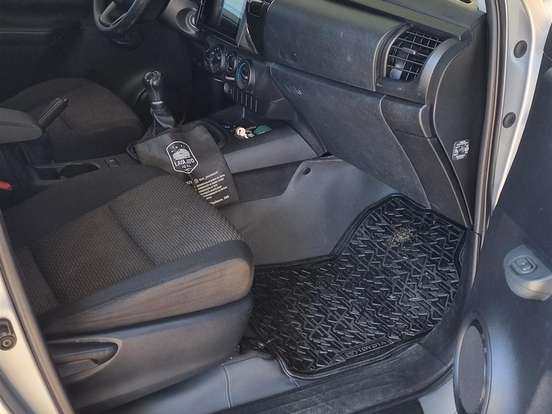 TOYOTA-HILUX-2.8 STD 4X4 CD 16V DIESEL 4P MANUAL TOYOTA-HILUX-2017