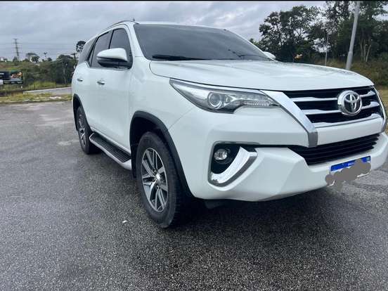 TOYOTA-HILUX SW4-2.8 SRX 4X4 7 LUGARES 16V TURBO INTERCOOLER DIESEL 4P AUTOMÁTICO TOYOTA-HILUX SW4-2020