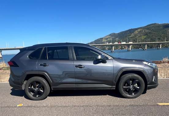 TOYOTA-RAV4-2019