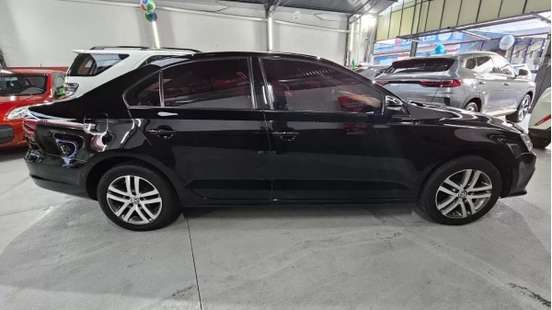 VOLKSWAGEN-GOLF-2016
