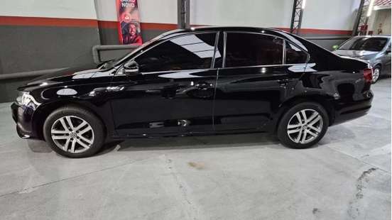 VOLKSWAGEN-GOLF-2016