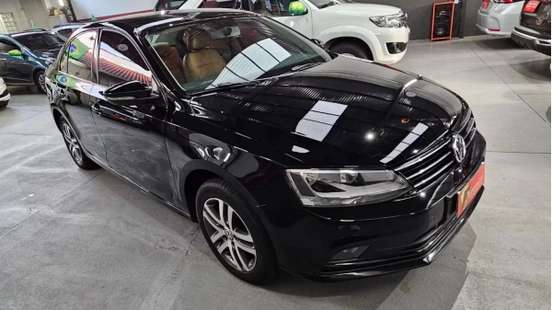 VOLKSWAGEN-GOLF-2016
