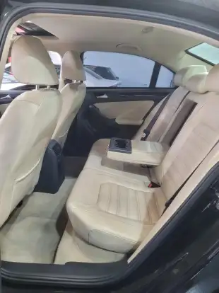VOLKSWAGEN-JETTA-2015