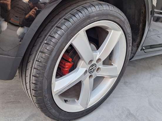 VOLKSWAGEN-GOLF-2007