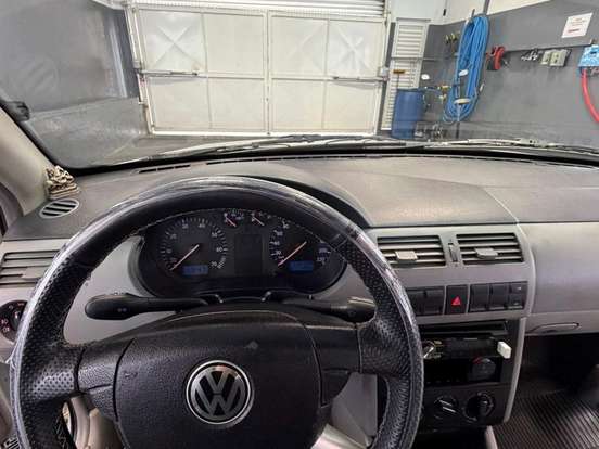 VOLKSWAGEN-SAVEIRO-2.0 MI SPORTLINE CS 8V GASOLINA 2P MANUAL G.III VOLKSWAGEN-SAVEIRO-2001