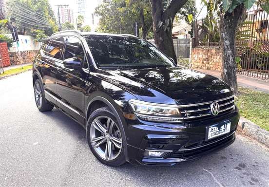 VOLKSWAGEN-TIGUAN-2018
