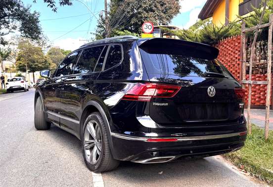 VOLKSWAGEN-TIGUAN-2018
