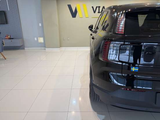 VOLVO-EX30-2024