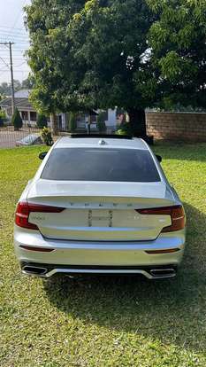 VOLVO-S60-2022
