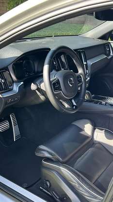 VOLVO-S60-2022