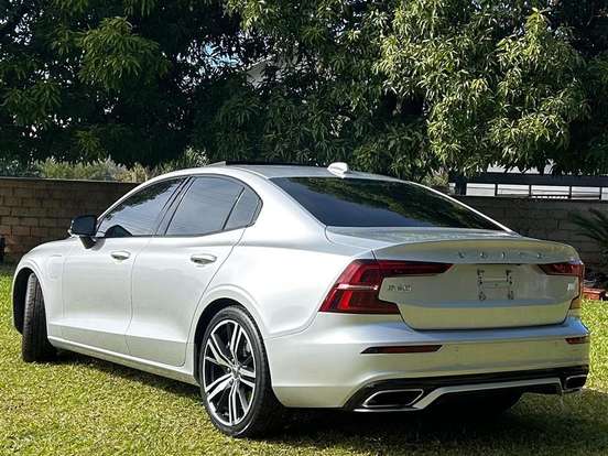 VOLVO-S60-2.0 T8 RECHARGE R-DESIGN AWD GEARTRONIC VOLVO-S60-2022