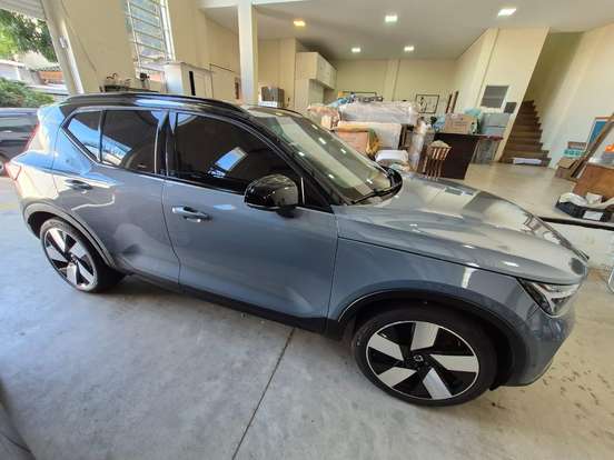 VOLVO-XC40-2023